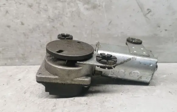 BMW 5 E39 Rear window wiper mechanism 8361640