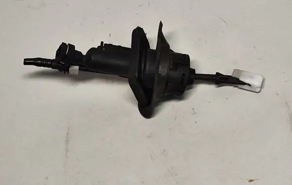 Ford Focus Clutch master cylinder 3M517A543