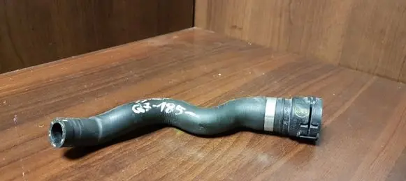 Audi Q7 4M Engine coolant pipe/hose 4M0819332D
