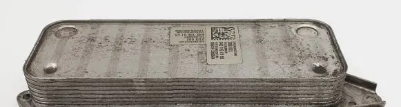 Mercedes-Benz GL X164 Engine oil radiator 6421800165