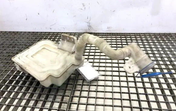 Windshield washer fluid reservoir/tank
