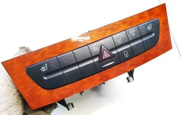 Mercedes-Benz E W211 Hazard light switch a2116800552