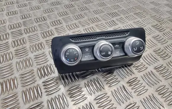 Audi A1 Climate control unit 8X0820043B 901514540001