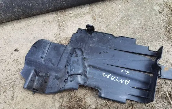 Opel Antara Intercooler air guide/duct channel 20907213 C105