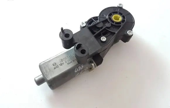 Mercedes-Benz E W212 Seat adjustment motor P10725502 0390203326