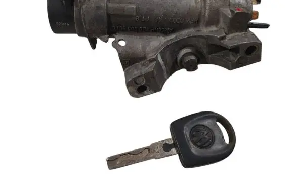Volkswagen Polo Ignition lock 4B0905851C 4B0905849
