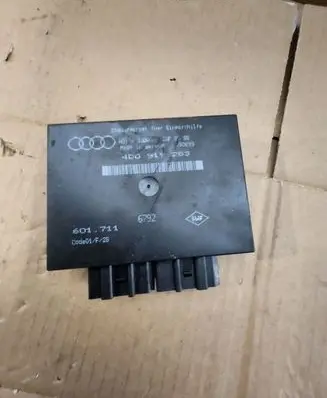 Audi A8 S8 D2 4D Parking PDC control unit/module 4D0919283