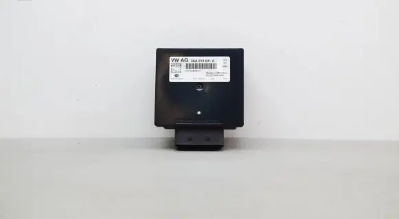 Volkswagen Jetta VI Voltage converter/converter module 3AA919041A