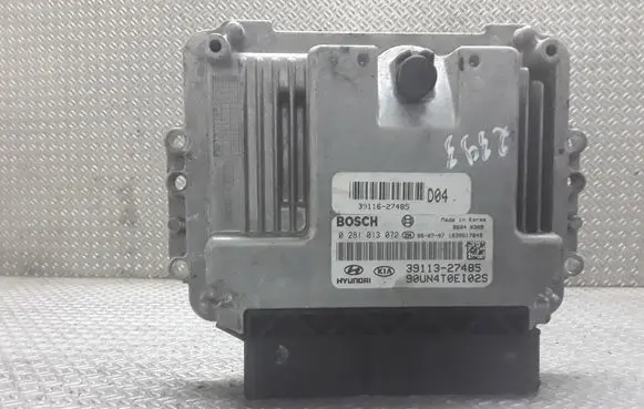 KIA Carens II Engine control unit/module 0281013072 3911627485