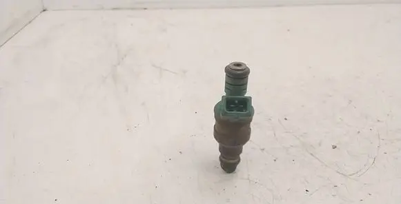 BMW 5 E39 Fuel injector 0280150415