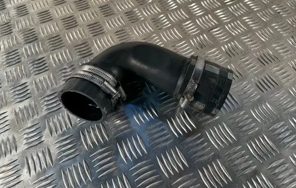 Volvo V60 Intercooler hose/pipe 31338572