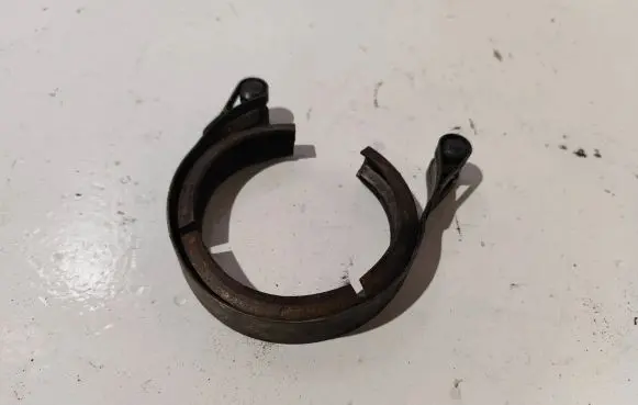 Volkswagen Touareg I Muffler pipe connector clamp 7H0253725A