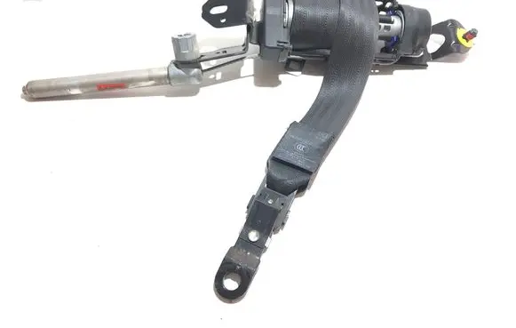 Volvo V70 Front seatbelt 30730991