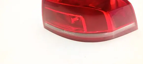 Volkswagen PASSAT B7 Rear/tail lights 605002