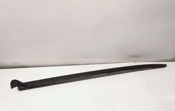 Windshield trim