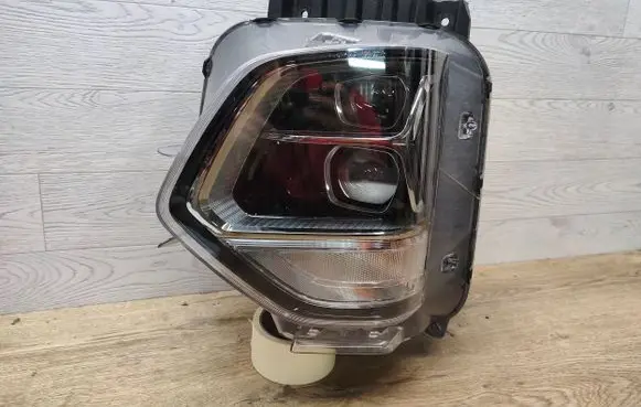 Hyundai Santa Fe Headlight/headlamp 92101S1110