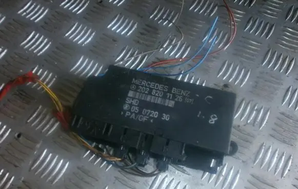 Mercedes-Benz C W202 Comfort/convenience module 2028201126