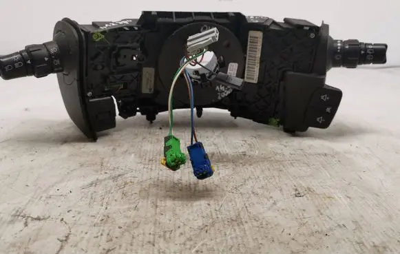 Wiper turn signal indicator stalk/switch
