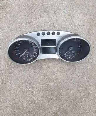 Mercedes-Benz ML W164 Speedometer (instrument cluster) A2514405211 000607 A2C53280905