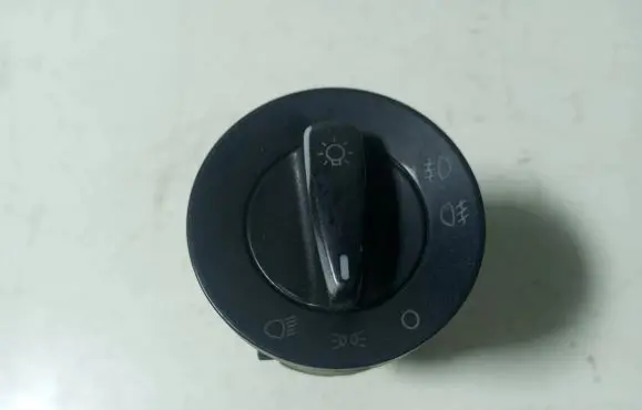 Volkswagen PASSAT B5.5 Light switch 1C0941531A 04052031