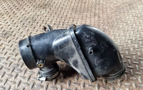 Intake resonator