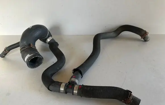 Audi A8 S8 D3 4E Engine coolant pipe/hose 4E0121101S