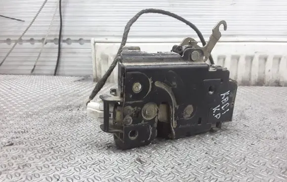Volkswagen Caddy Front door lock