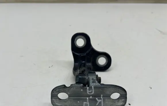 Jaguar I-Pace Front door lower hinge CPLA228A65AE