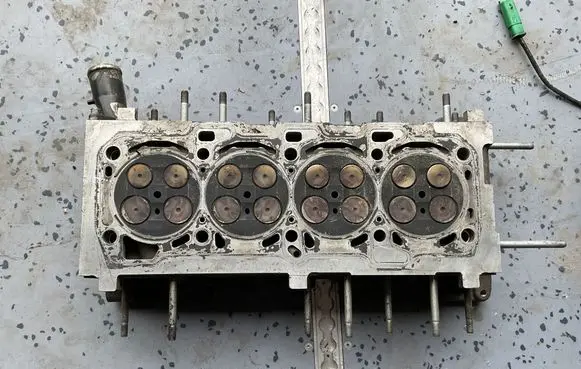 Opel Insignia A Engine head 55576540