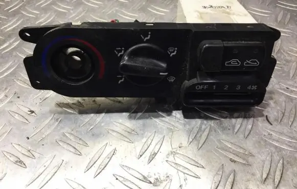Hyundai Lantra II Climate control unit