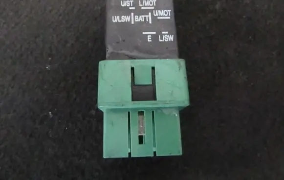 Mitsubishi Carisma Other relay mr228120 72tm202