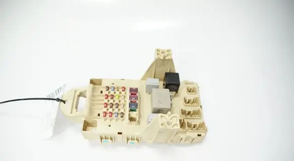 Toyota Yaris Fuse box set 82730-0D040