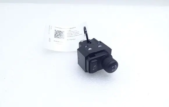 Suzuki SX4 S-Cross Wing mirror switch 57L11788T