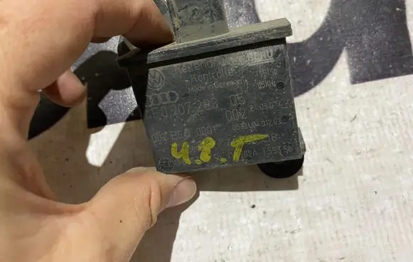 Audi A6 S6 C6 4F Tire pressure sensor 4f0907283