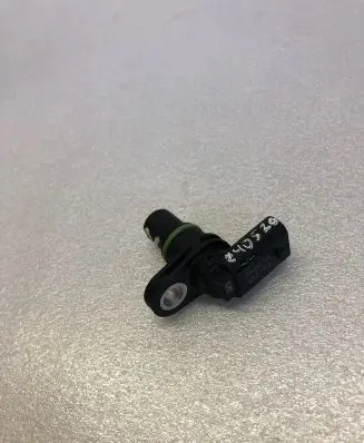 Volkswagen Touran III Camshaft position sensor 04c907601a