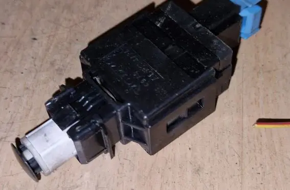 Volvo V70 Brake pedal sensor switch 8622064