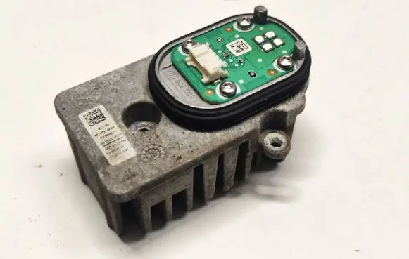 Mercedes-Benz C W205 LED ballast control module P130867 MDE13504 0410162577
