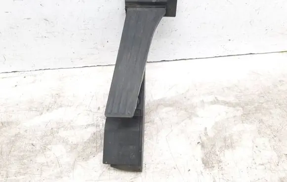 BMW 7 E65 E66 Accelerator throttle pedal 6762482 25916010 160702