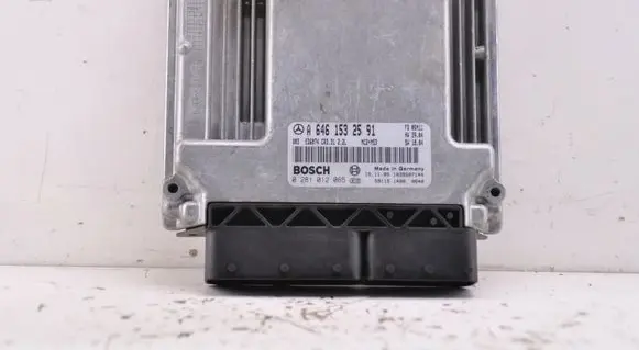 Mercedes-Benz Vito Viano W639 Engine control unit/module A6461532591 0281012065