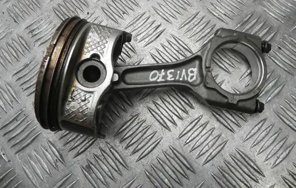 Subaru Outback (BS) Piston with connecting rod CH54