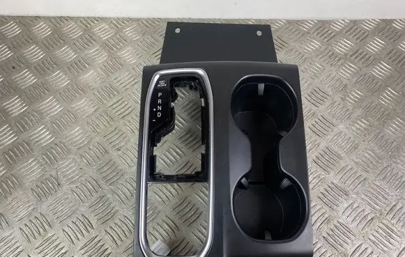 Hyundai Santa Fe Gear shifter surround trim plastic 84661S2100