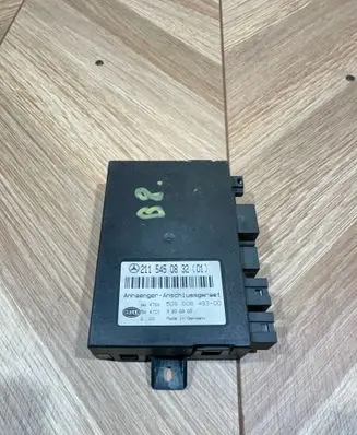 Mercedes-Benz E W211 Tow bar trailer control unit/module 2115450832
