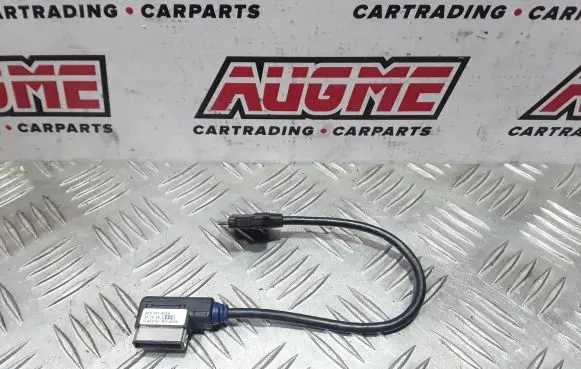 Audi A6 C7 iPod connector socket 4F0051510K JC40219 R04036