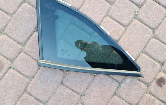 Opel Astra K Sliding door window/glass 