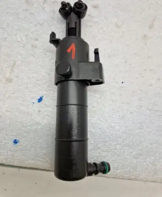 Mercedes-Benz E W212 Windscreen/windshield washer pump A2128600147