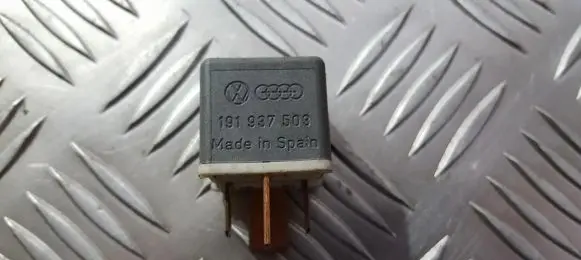 Volkswagen PASSAT B3 Other relay 191937503 4RA003510-58