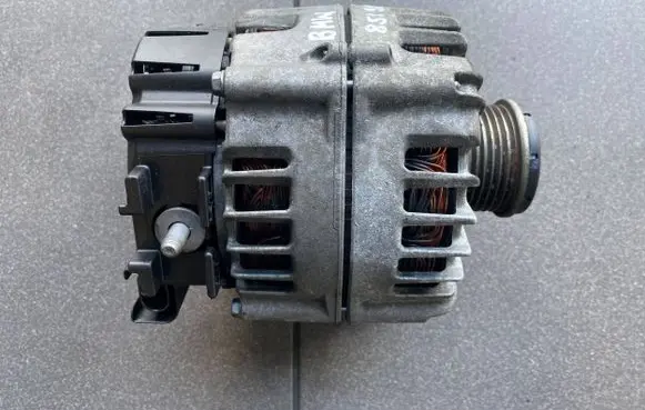 BMW 3 E90 E91 Generator/alternator 8519890