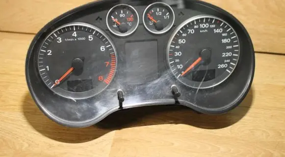 Audi A3 S3 8P Speedometer (instrument cluster) 8P0920900J