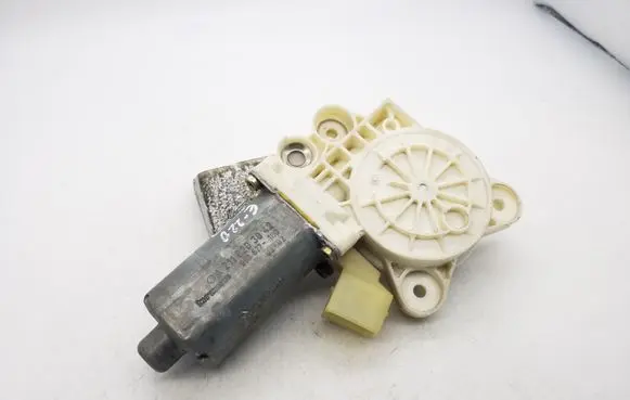 Mercedes-Benz E W211 Front door window regulator motor A2118203042