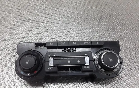 Skoda Octavia Mk2 (1Z) Climate control unit 3T0907044BL